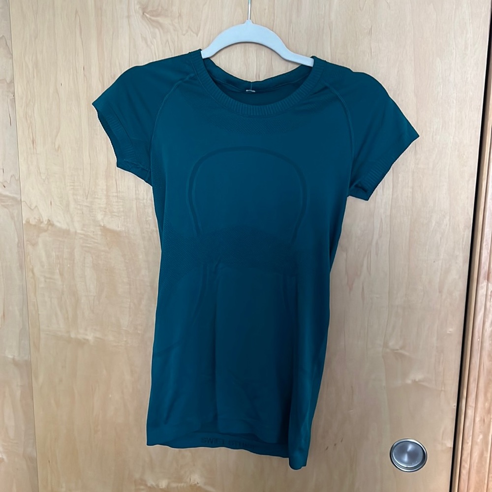 Teal Size 6 Lululemon Short Sleeve Workout Tshirt - Fitted